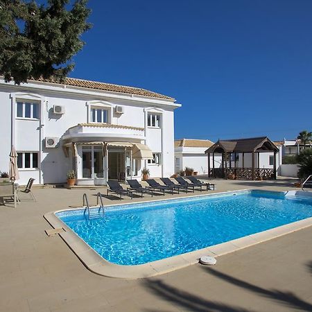 Villa Georgia Pernera エクステリア 写真