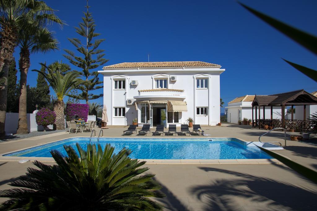 Villa Georgia Pernera エクステリア 写真